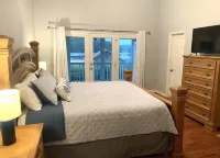 Waterview Retreat - In town convenience with beautiful Lake & Mountain Views