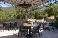 Domaine du Reginu Hotels in Occhiatana