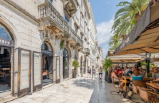 Grand Promenade Suite - Tale of the Sea