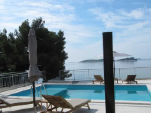 Beach House Nono Hotels in Orebic