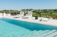 Charming Villa with Pool by Wonderful Italy - Villas