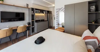 Charlie Wonder Brooklin Hotels in 