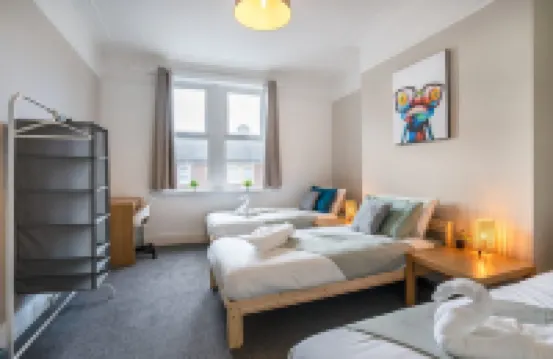 4Bedrooms-3Bath-9Beds-Wallsend- by Holiday Homes Hotel di Wallsend