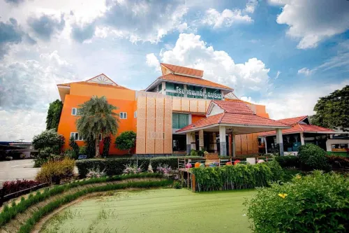 At Ayutthaya Hotel Hotels in Uthai District