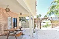 Arena y Mar Beachfront House, El Cuyo by the Spot Rentals