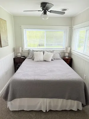 Rapid River Retreat! Home sleeps 6, garage, fire pit