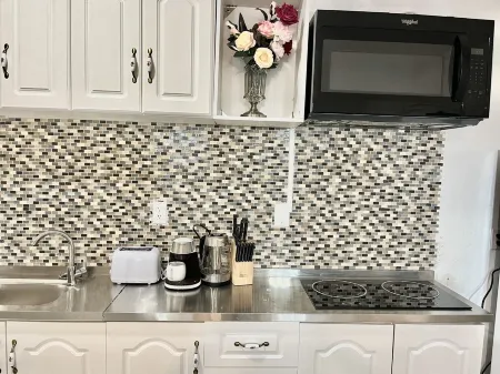 Classic Studio in Venetian Road Отели в г. Венешиан Роуд Сетлемент