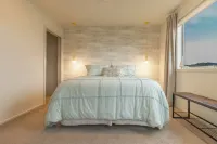 Stunning Surfers 4 Bedroom Beach House