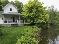 Chalet Oasis de Paix Hotels in Chateau Richer