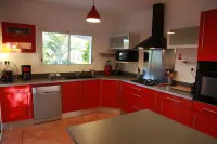 Large renovated villa on wooded garden veranda and pool HEATED
