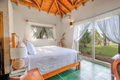 Casa del Rio: beachfront villa for 22 guests in Las Terrenas