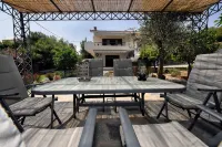 The House of Art, Corinth - AM. 00000196578