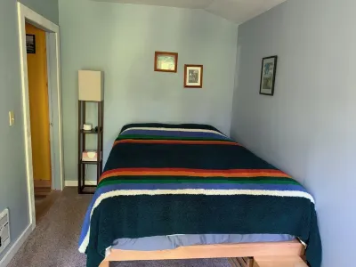 Beautiful 2 Bedroom 1 Bath Home a block from Downtown. Hotels near Glacier Park International Airport