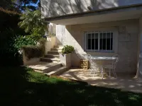 Large studio apartment in a very quiet and green area