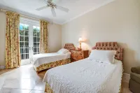 SPECIAL DISCOUNTED RATE!-  Magical Oceanfront Holiday - Grace Bay Beach 1/2 bed