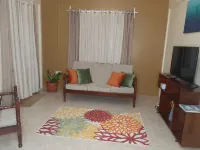Rosa's Apartment - Clean, Comfort and Convenience Các khách sạn gần Cruise Pirs Kingstown