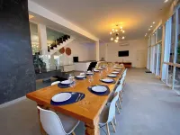 Ponta Leste - Beautiful house on the coast of Angra in a closed condominium with beach. Hotel a Angra dos Reis