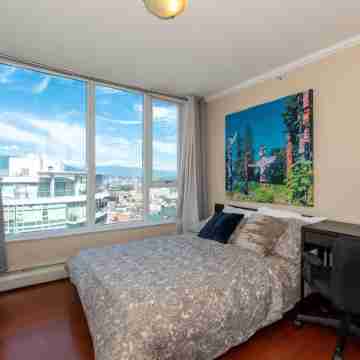 Vancouver condo: surreal water/mountain/harbor views 2Beds/2BA Rooms
