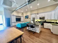 2 Bedroom Loft - Above Patton Diner - Downtown CF!