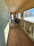 Beautiful Bear Lake House, with big grassy yard, 4 mins to North Beach.