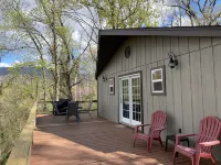 Private Mountaintop Cabin w/ ViewsPet Friendly)