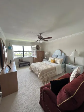 Precioso departamento en North Palm Beach.