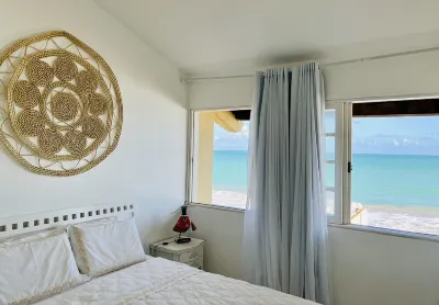 Duplex house on the beach sand with swimming pool and barbecue in Maceió, Ipioca. Hotel in zona Hibiscus Beach Club