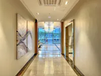 Blackjack Suite @ Uptown Parksuites T2 / 35th Flr