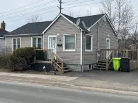 Professional Bungalow Hotels near Sault Ste. Marie Canal National Historic Site