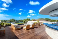 Oceanfront Luxury Villa, Pool, Staff & Golf Carts, Walk to Beach Dream House