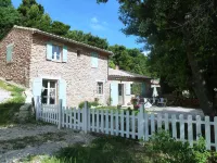Charming 3 CH house in the countryside. Panoramic view of the Ventoux