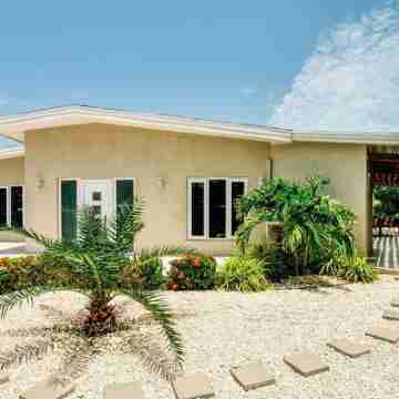 Peaceful Palm Beach Villa - For Families & Friends Hotel Exterior