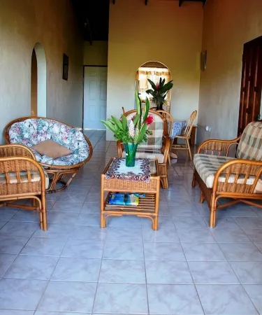 Breathtaking Ocean View Apartment with Constant Sea Breeze Отели рядом с достопримечательностью «Редут Бич»