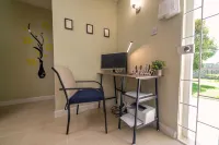 3 Bedrooms in paradise w/fruit trees 3 mins-Oistins!