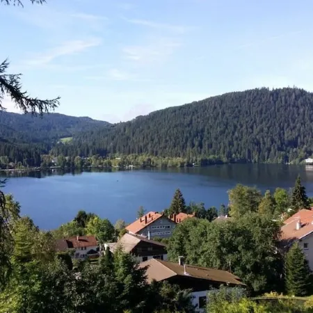 New apartment, superb lake and mountain views.