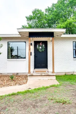 "The Brixley House" off the Kerrville River Trail w/Private Backyard Hotel a 