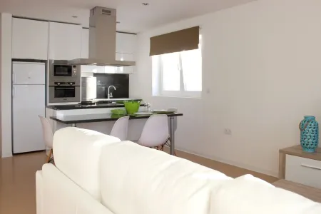 Casa do Mar with direct access to the beach Отели рядом с достопримечательностью «Farol da Barra»