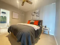 Magic Sunsets & Waterfront Views Apartment Hôtels à : 