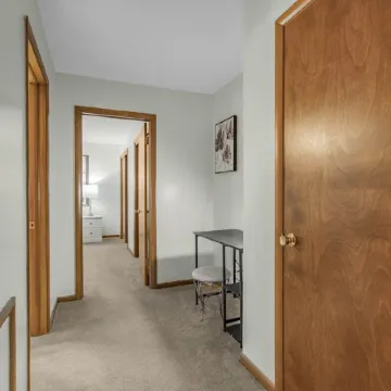 Peaceful 2-Bedroom Apartment - Close To It All!