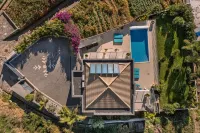 House on the island of flowers between sky and sea. EXCEPTIONAL views