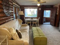 Cozy Cabin in Lake City, just steps from the beach!