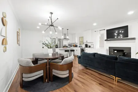 Ultimate Luxury 3 Bedroom In The Heart Of City