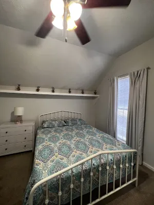 Cozy cottage by the lake! 18c 러셀 카운티 호텔