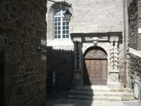 The Petit St Jacques at the foot of the Rocher d'Aiguilhe Hotels in Aiguilhe