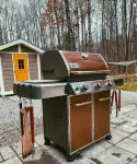 Luxury Private Cottage on Five Acres w/ Hot Tub & Direct Access to Public Beach!