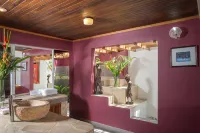 4BR Casa Peces Santa Ana, Private Indoor Pool & Sauna!