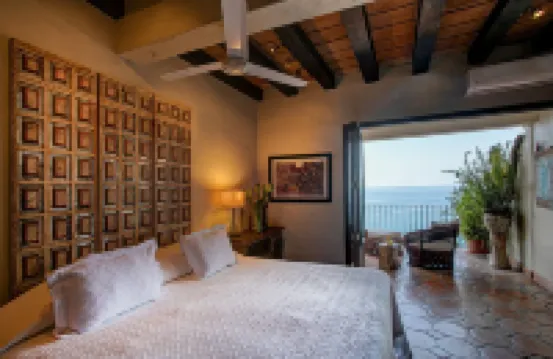 Casa Perezoso above Playa Los Muertos - Great Central Location