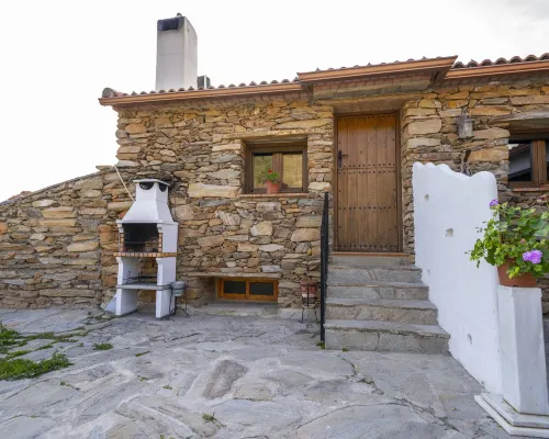 Reul Alto Cortijos Rurales Hotels in Laroya