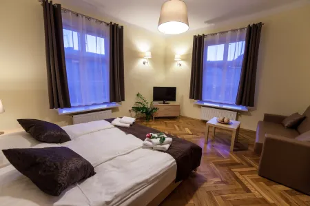 Place 4 You Apartments Отели рядом с достопримечательностью «Фабрика эмали Оскара Шиндлера»