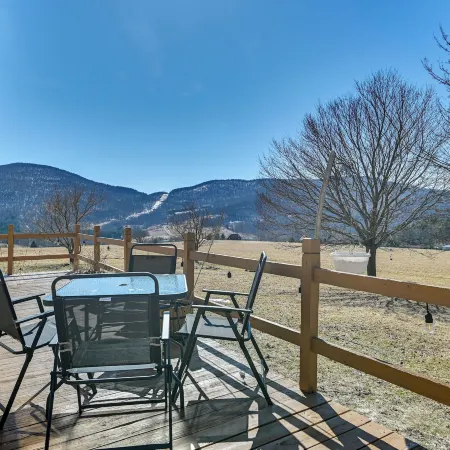 3 Mi to Catskill Trail: Stamford Cottage w/ Views